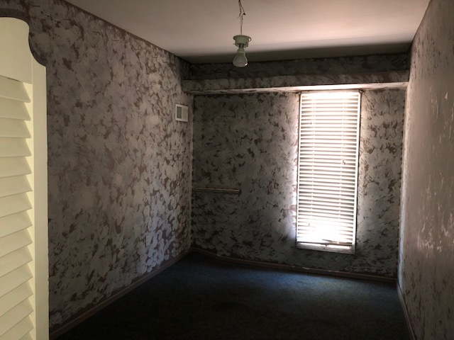 10 Winrock Road Montgomery, IL 60538 - Photo 7 of 19 a bathroom with a shower