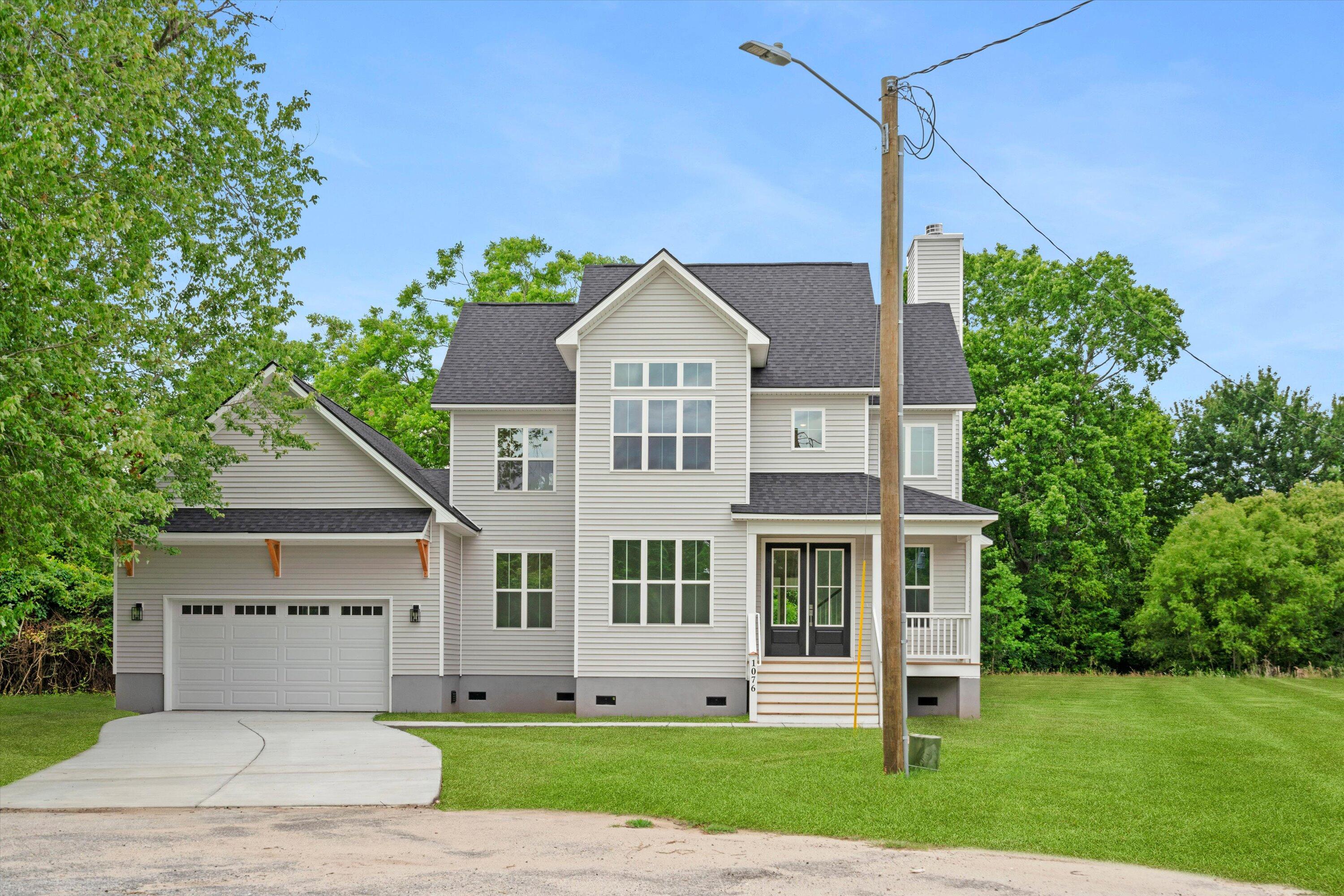 1076 Williams Road Charleston, SC 29412 - Photo 2 of 42 04-SNY09732_Grass_1