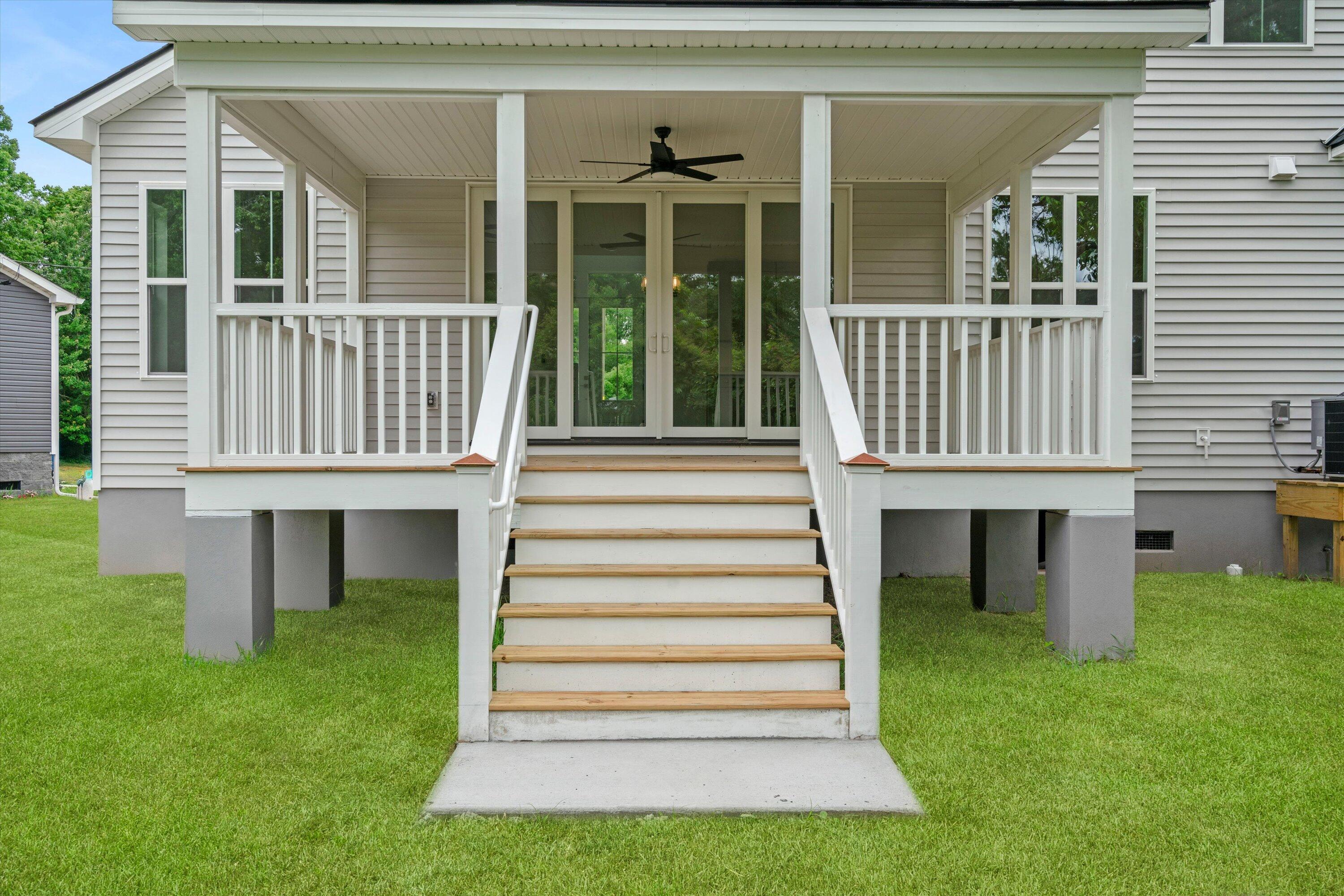 1076 Williams Road Charleston, SC 29412 - Photo 36 of 42 44-SNY09711_Grass_1