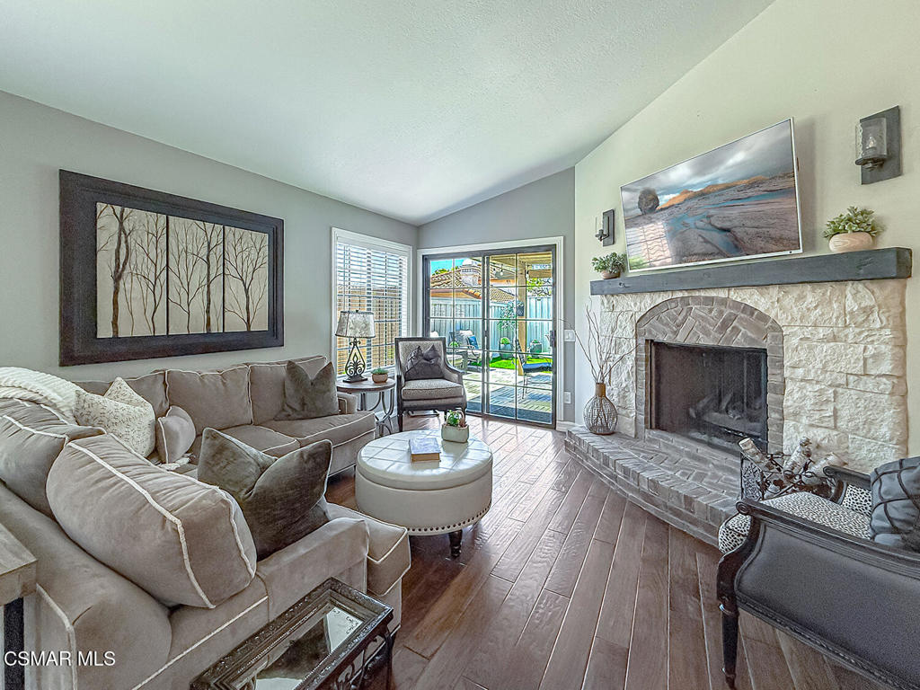 657 Cartpath Place Simi Valley, CA 93065 - Photo 6 of 30