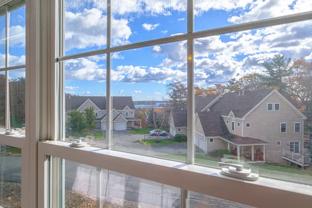 $699,000 | 11 Osprey Terrace, Unit 11, Portland, ME 04103