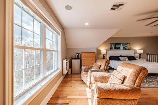 $699,999 | 11 Osprey Terrace, Unit 11, Portland, ME 04103