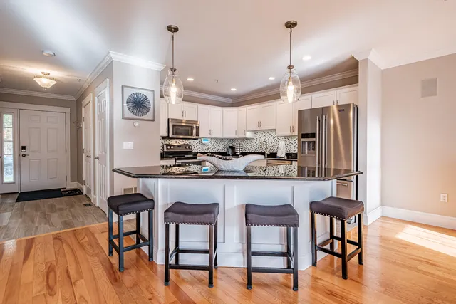$699,999 | 11 Osprey Terrace, Unit 11, Portland, ME 04103