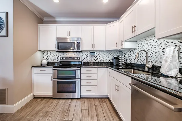 $699,999 | 11 Osprey Terrace, Unit 11, Portland, ME 04103