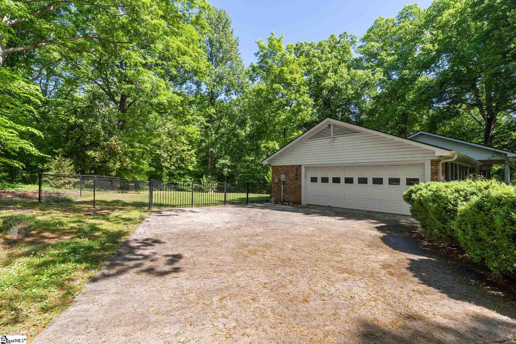 730 Boling Road Taylors, SC 29687 - Photo 26 of 36 Gallery Image 26