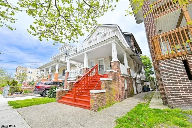 a view of outdoor space yard and deck