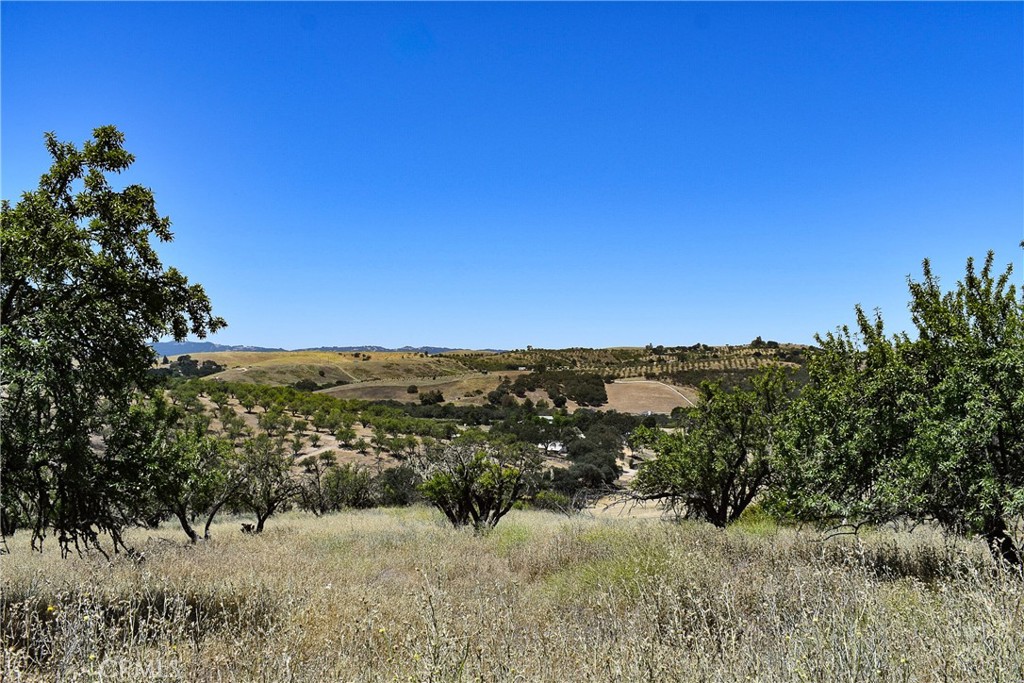 4565 South El Pomar Road Templeton, CA 93465 - Photo 2 of 7