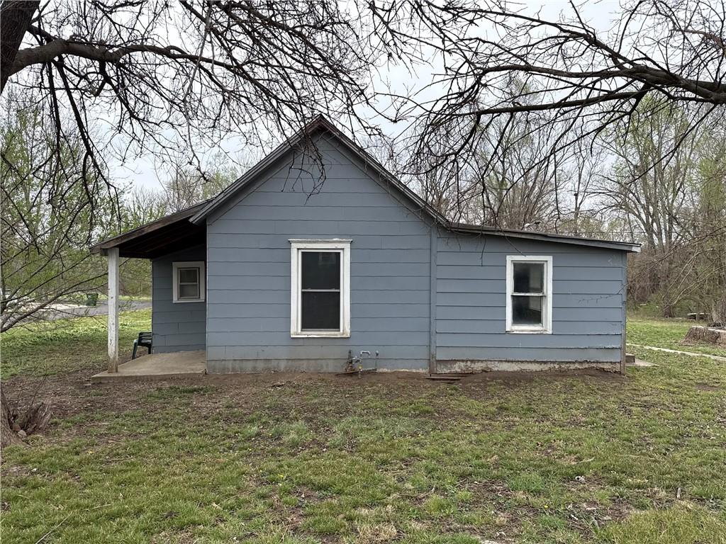 301 East 5th Street Edgerton, KS 66021 - Photo 2 of 4