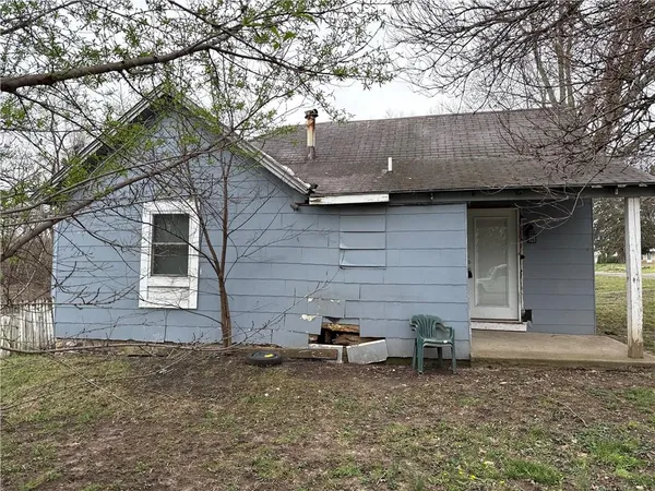 $225,000 | 301 East 5th Street, Edgerton, KS 66021