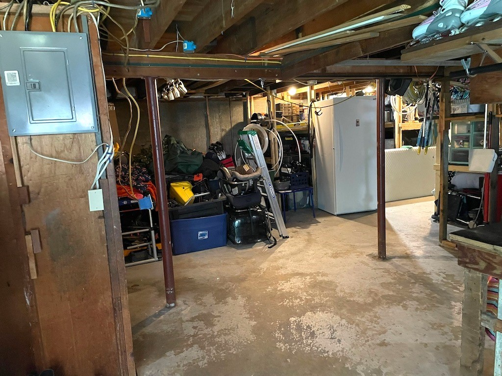 423 Fairview Avenue Coventry, RI 02816 - Photo 20 of 23