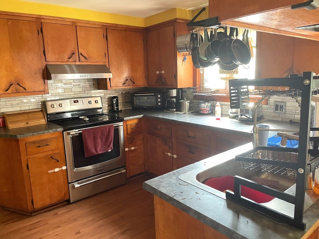 423 Fairview Avenue Coventry, RI 02816 - Photo 5 of 23