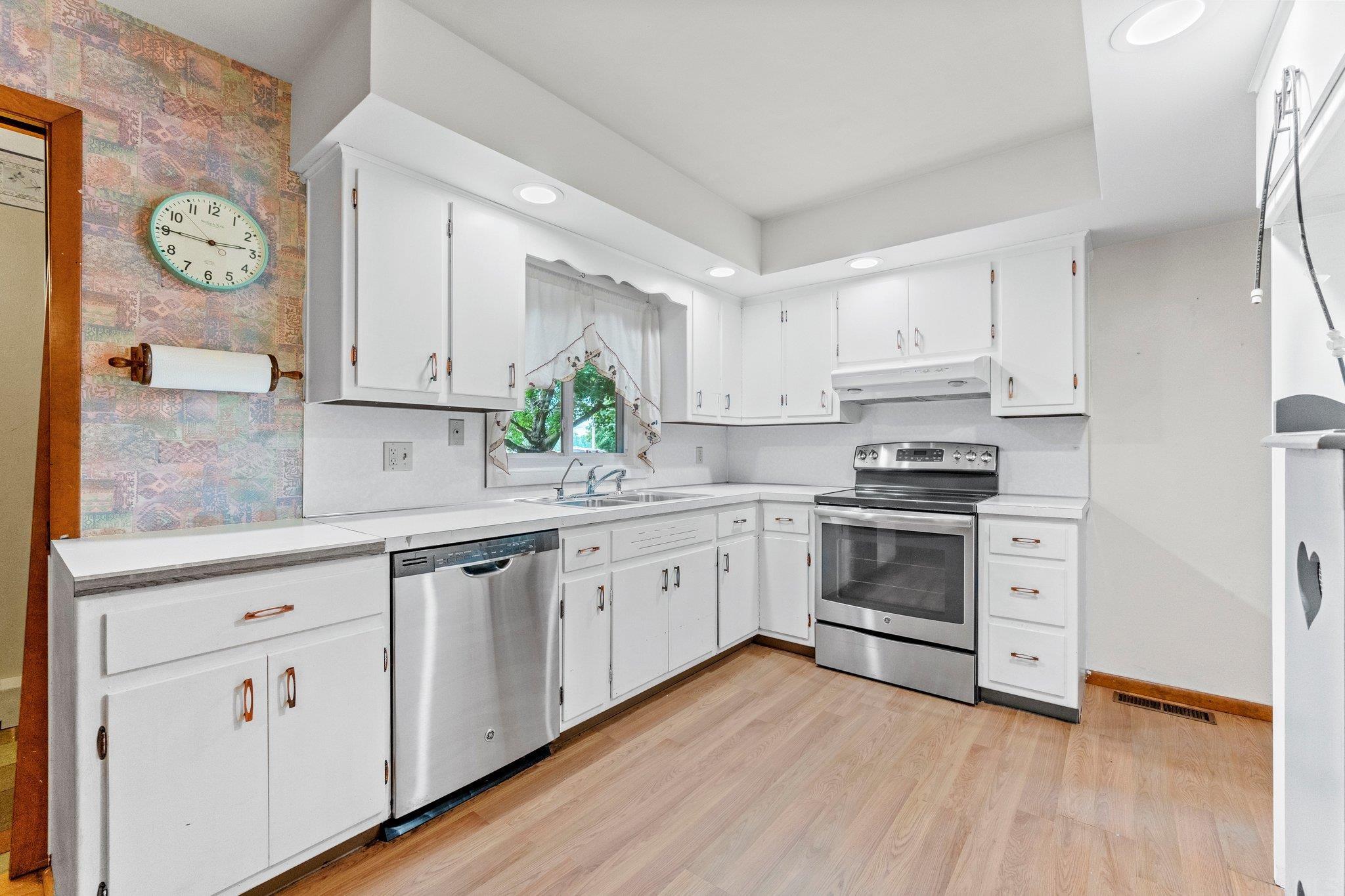 815 Chambers Street Rome City, IN 46784 - Photo 6 of 28