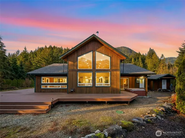 $1,190,000 | 69506 Northeast Money Creek Road, Skykomish, WA 98288