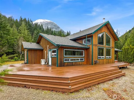 a house view with a outdoor space