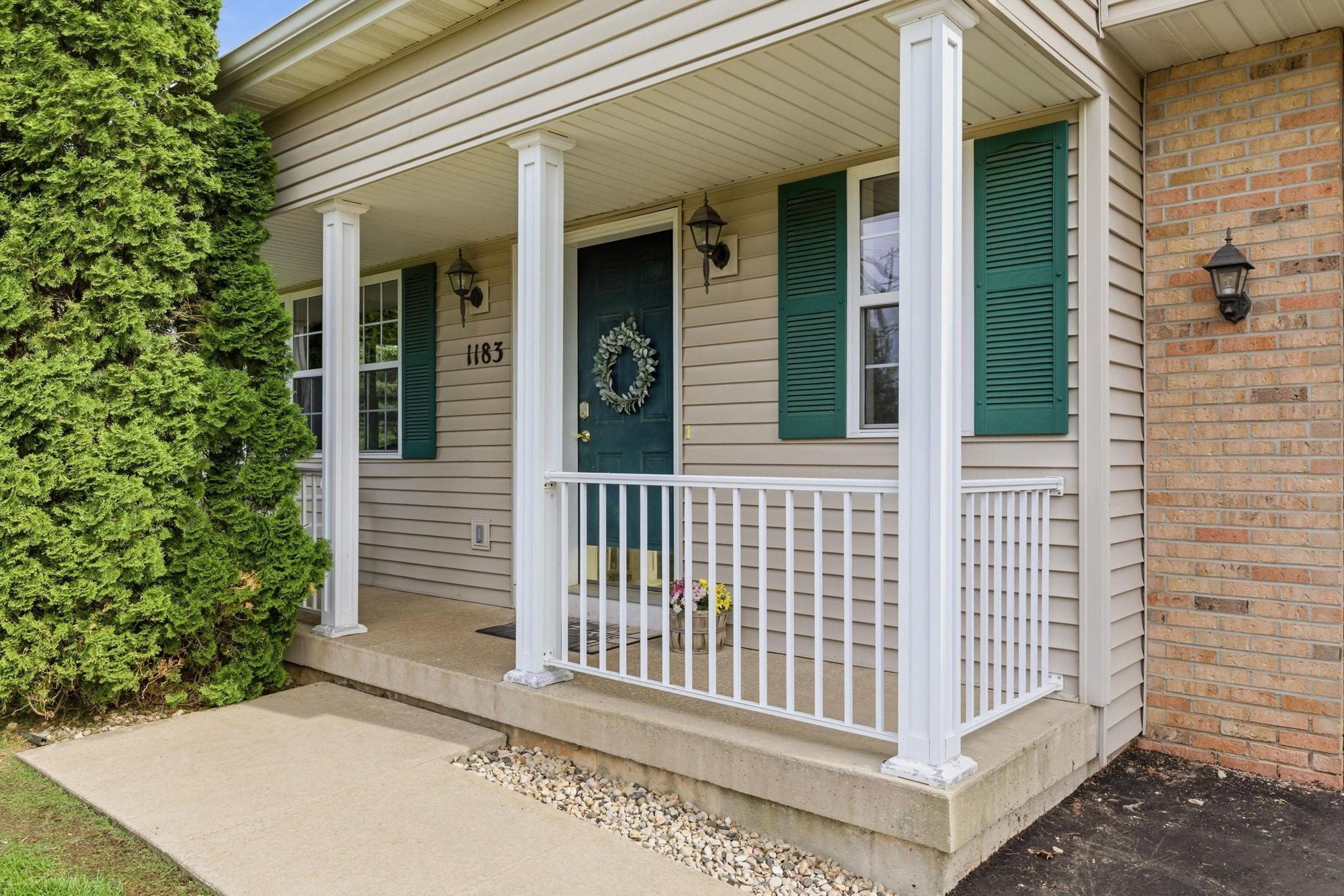 1183 Homestead Drive Sun Prairie, WI 53590 - Photo 6 of 38