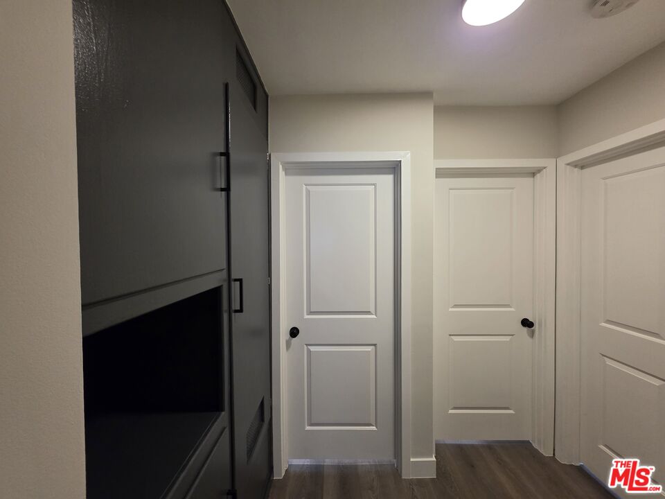 1411 Innes Place, Unit 1 Venice, CA 90291 - Photo 13 of 53 a view of space