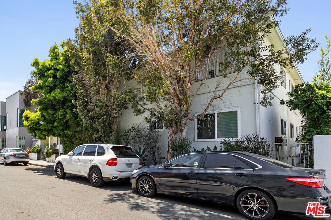1411 Innes Place, Unit 1 Venice, CA 90291 - Photo 53 of 53 a view of a cars parked in front of a house