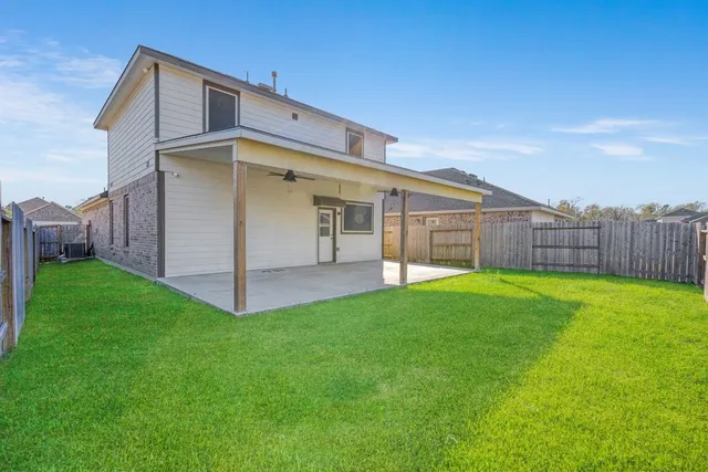 $2,200 | 1950 Foxtail Crk Court, Crosby, TX 77532