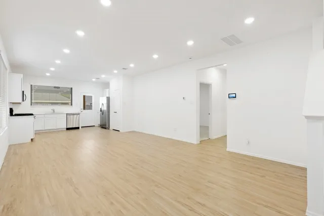 $2,200 | 1950 Foxtail Crk Court, Crosby, TX 77532