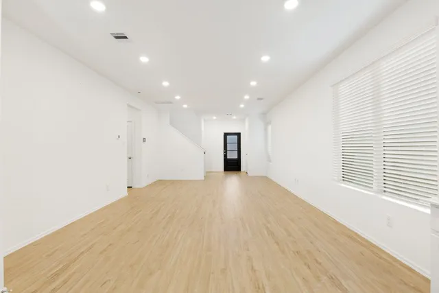 $2,200 | 1950 Foxtail Crk Court, Crosby, TX 77532