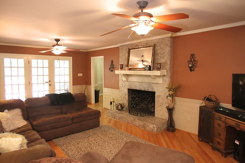 11823 Edgewater Court Raleigh, NC 27614 - Photo 2 of 19 Family Room