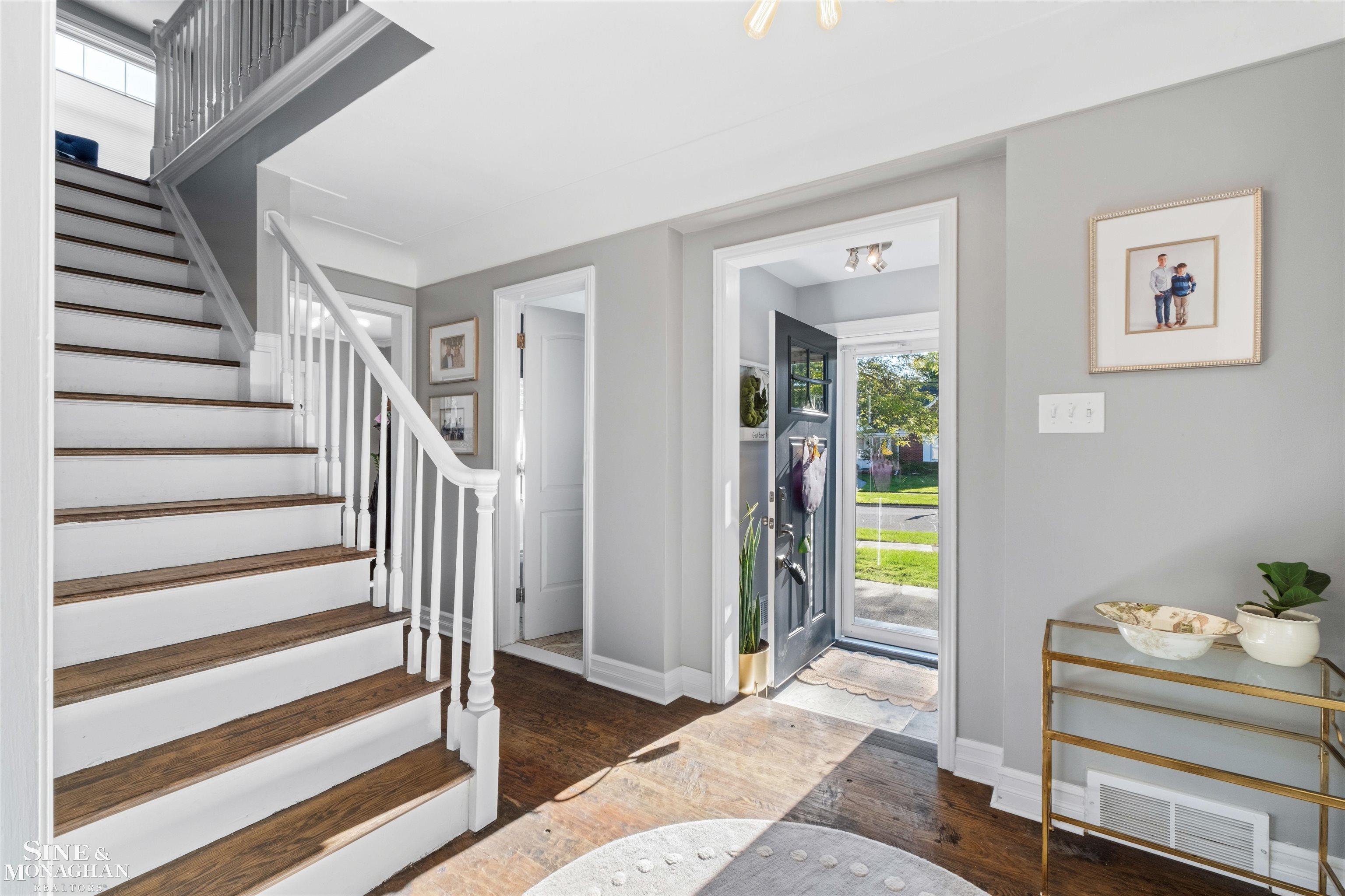 1135 Fairholme Road Grosse Pointe, MI 48236 - Photo 4 of 74 50224052-1ef7928d-db5f-4f43-96dc-2ca993227d87.JPG