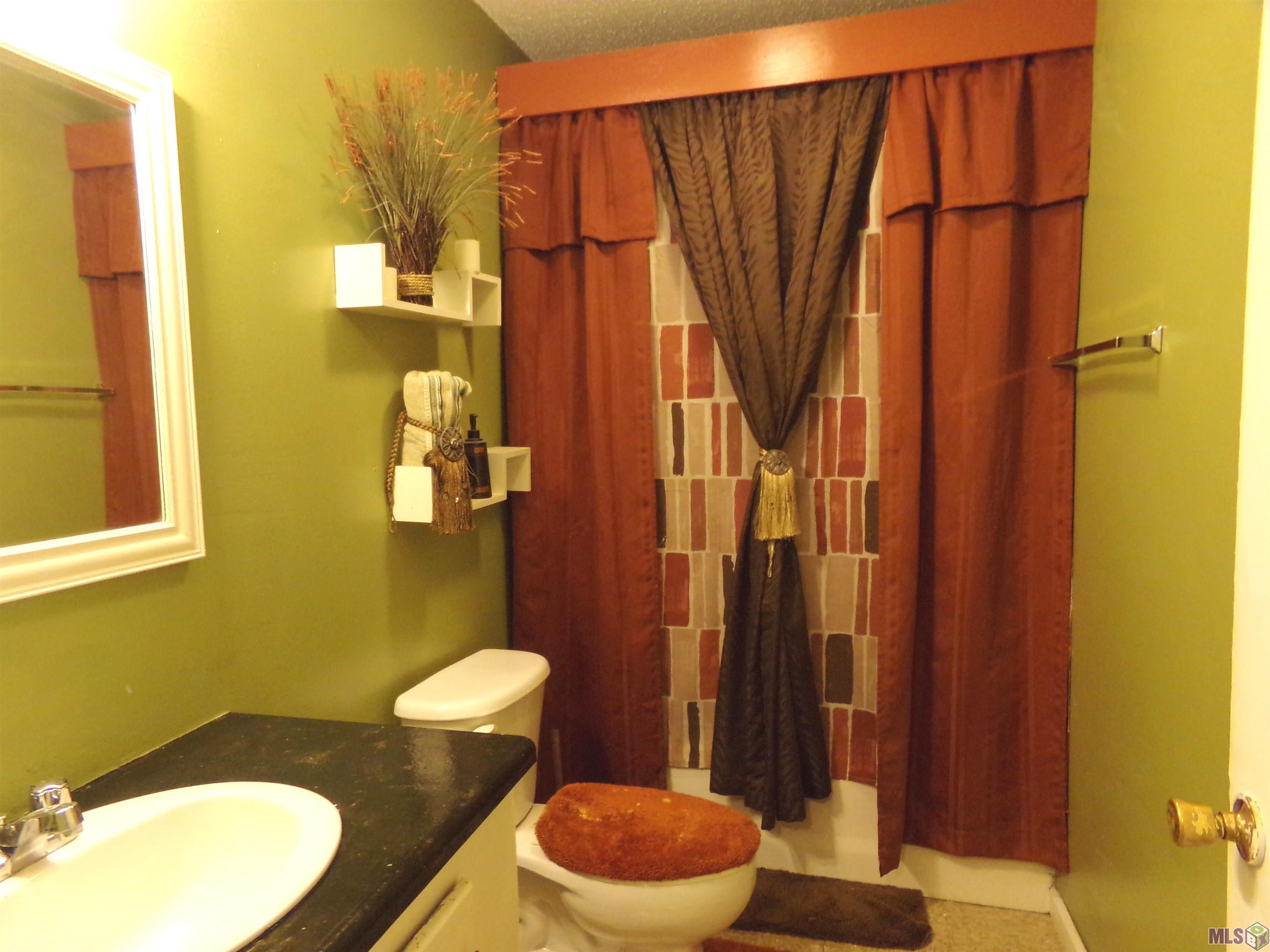 299 Authement Street Houma, LA 70363 - Photo 5 of 10