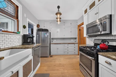 $575,000 | 6960 North Ozark Avenue, Chicago, IL 60631