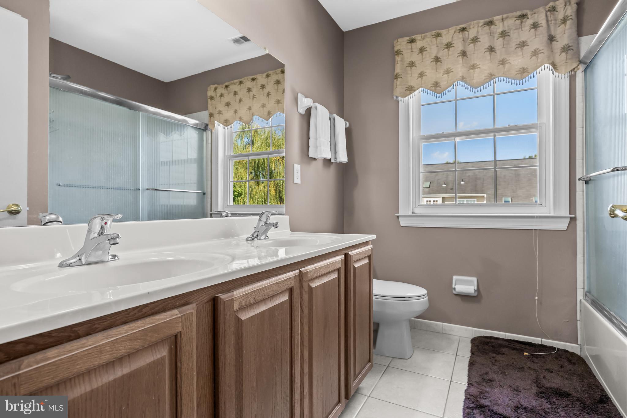 8 Banbury Road Lumberton, NJ 08048 - Photo 37 of 56 2nd floor hall bath- dual sinks