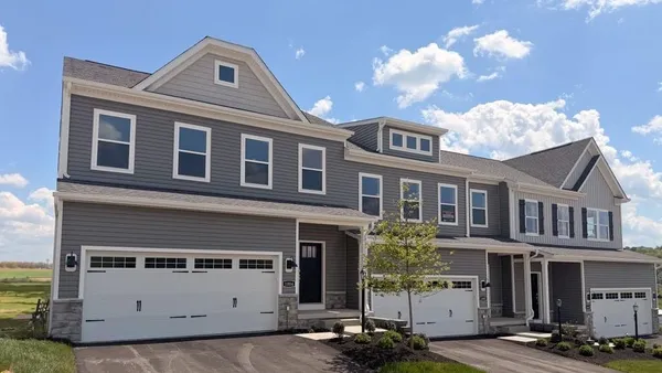 $449,990 | 1004 Madisyn Lane, Valencia, PA 16059
