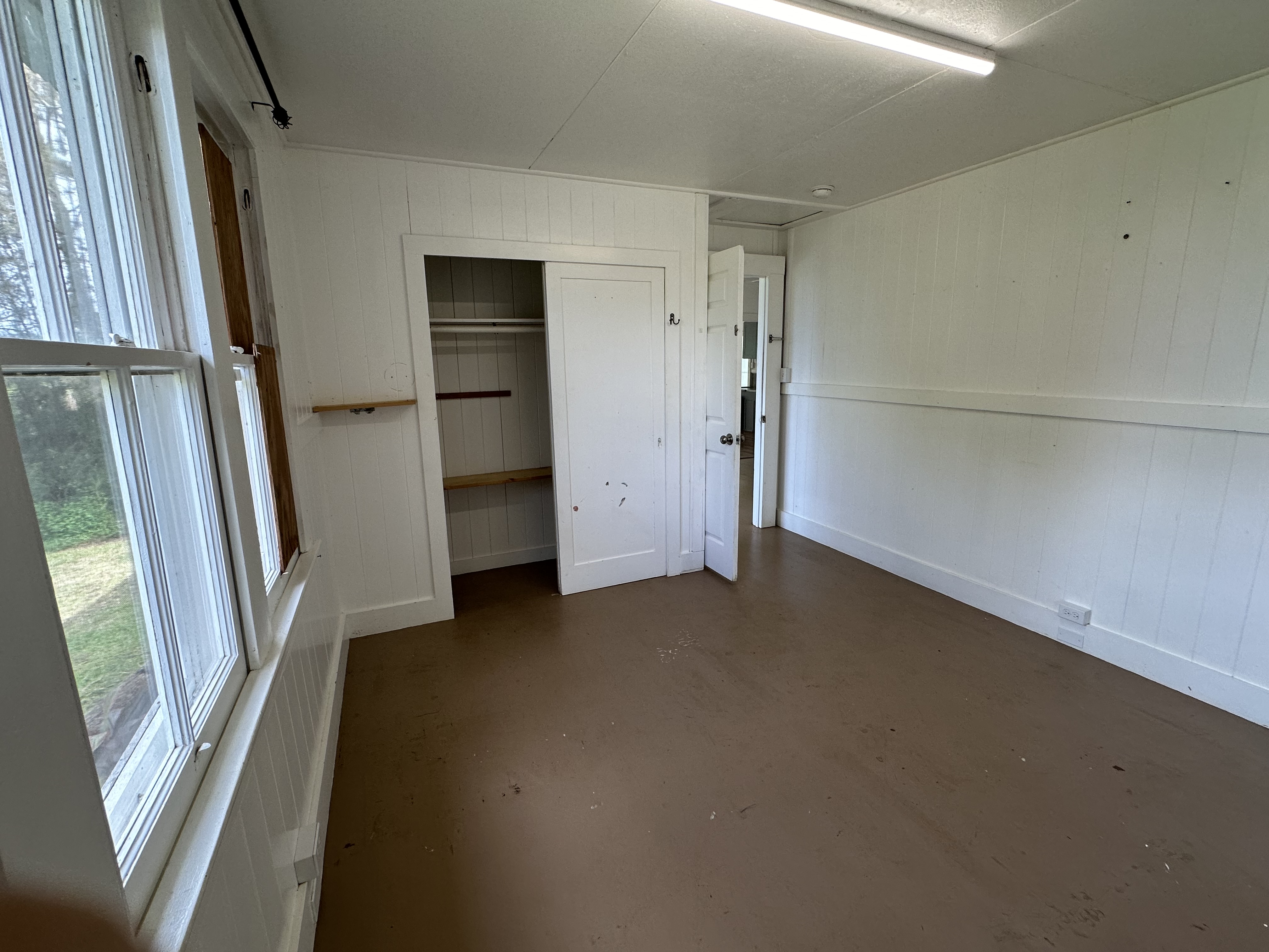 55-680 Hawi Road Hawi, HI 96719 - Photo 23 of 30 a view of an empty room with a window
