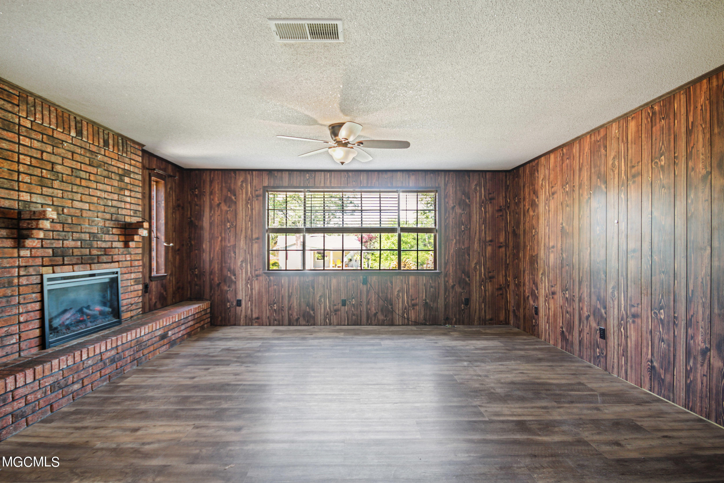 1254 Hopper Road Lucedale, MS 39452 - Photo 5 of 42 Living Rm
