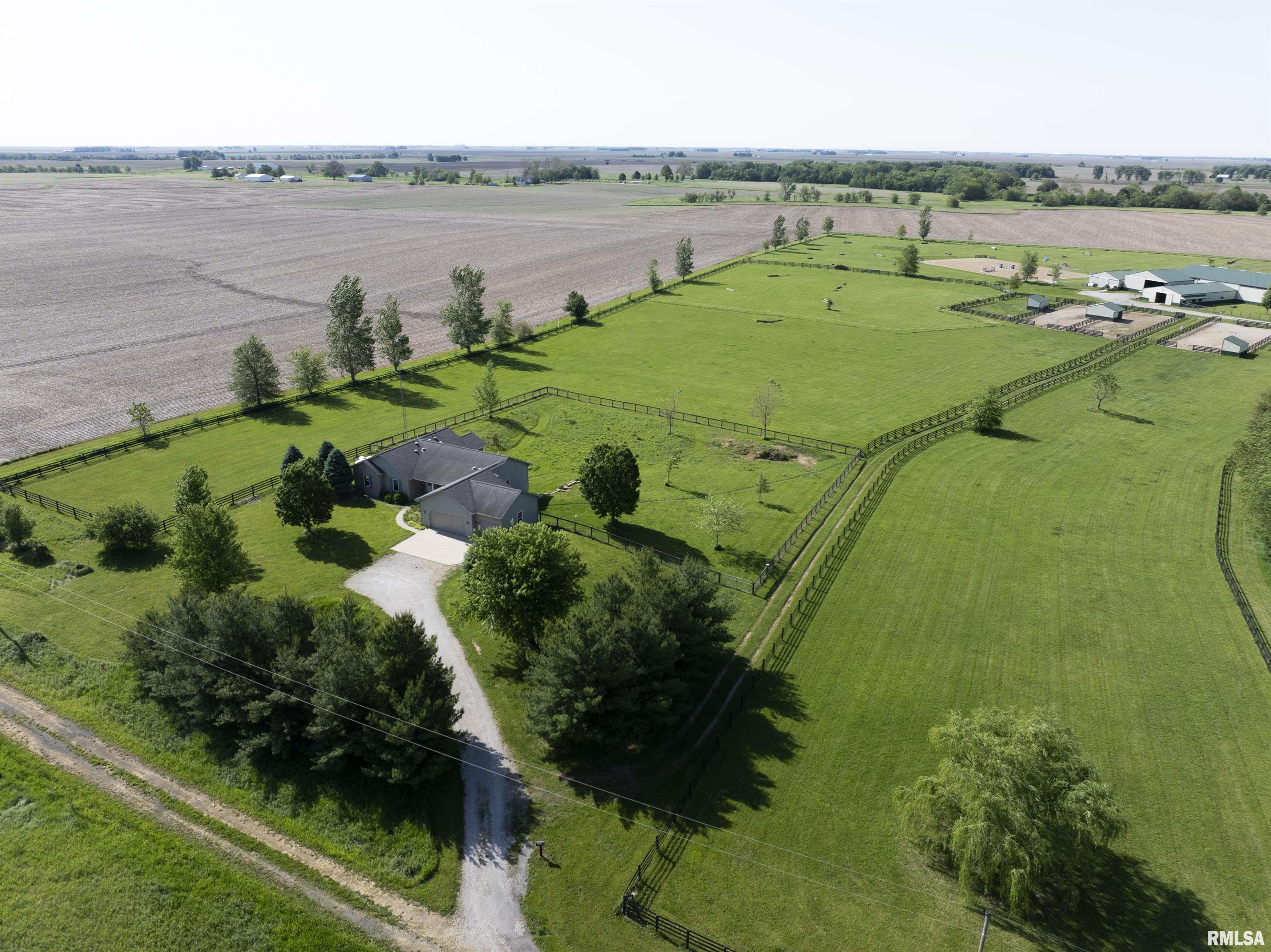 15920 Apricot Road Wapella, IL 61777 - Photo 4 of 66