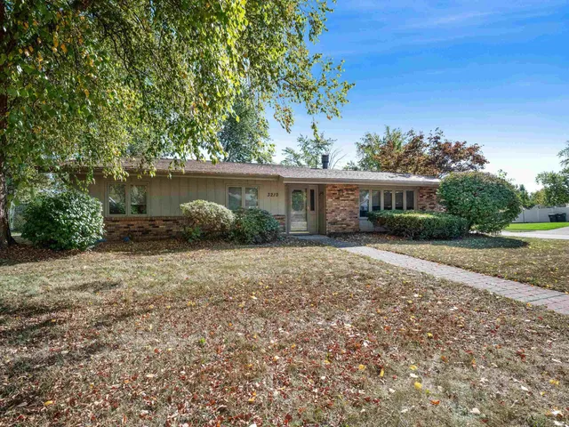 $249,900 | 3210 Arrowwood Drive, Fort Wayne, IN 46815