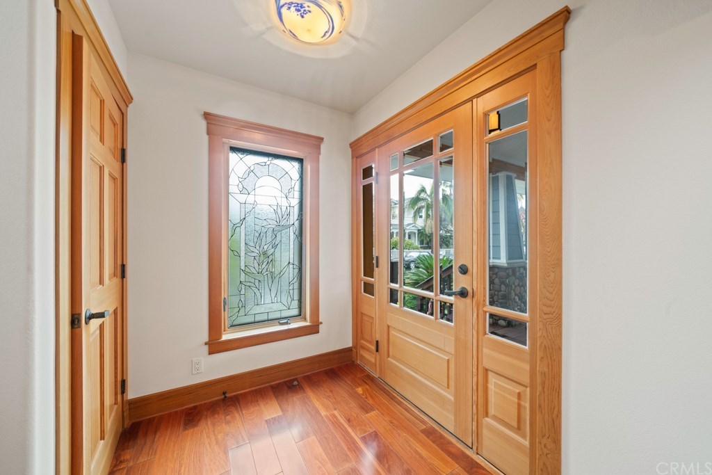 218 14th Street Seal Beach, CA 90740 - Photo 2 of 44 Front entry