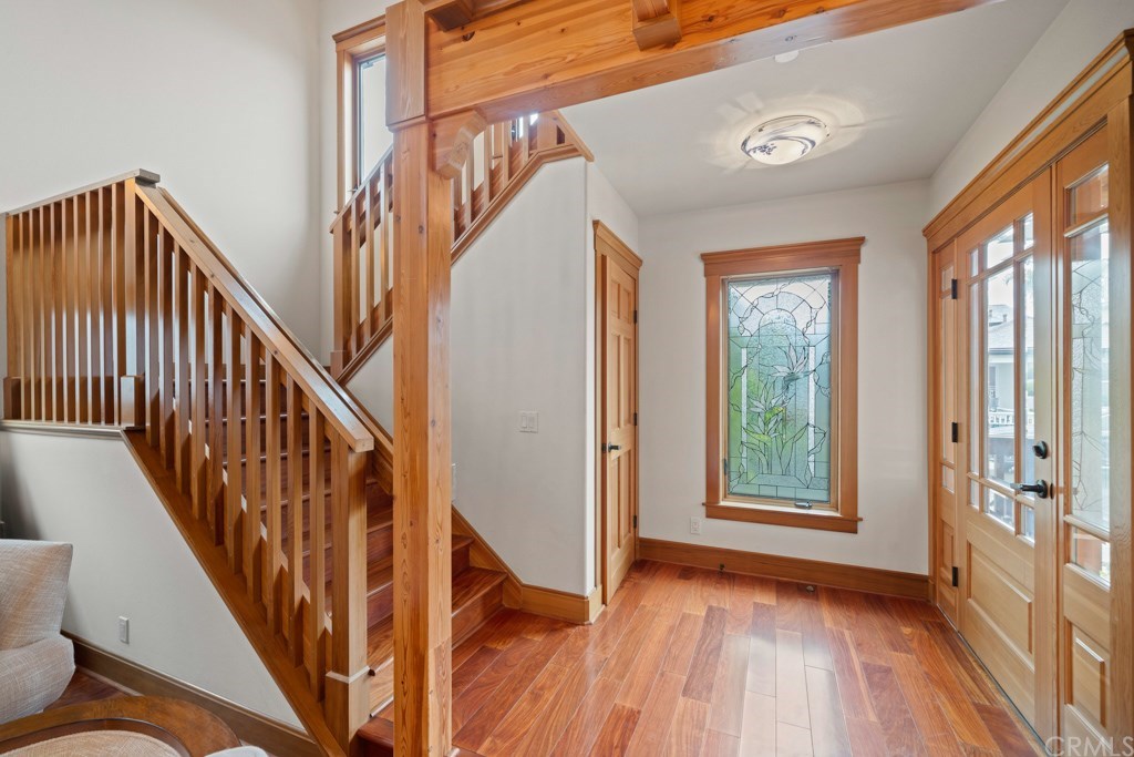 218 14th Street Seal Beach, CA 90740 - Photo 3 of 44 Entry and stairway to second floor
