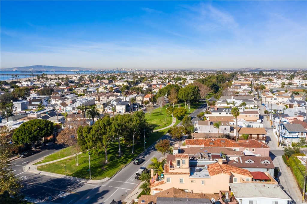 218 14th Street Seal Beach, CA 90740 - Photo 41 of 44 Greenbelt near the property.