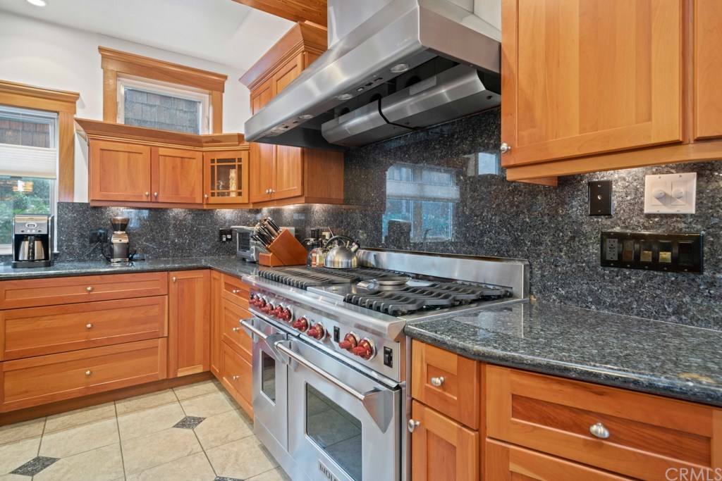 218 14th Street Seal Beach, CA 90740 - Photo 9 of 44