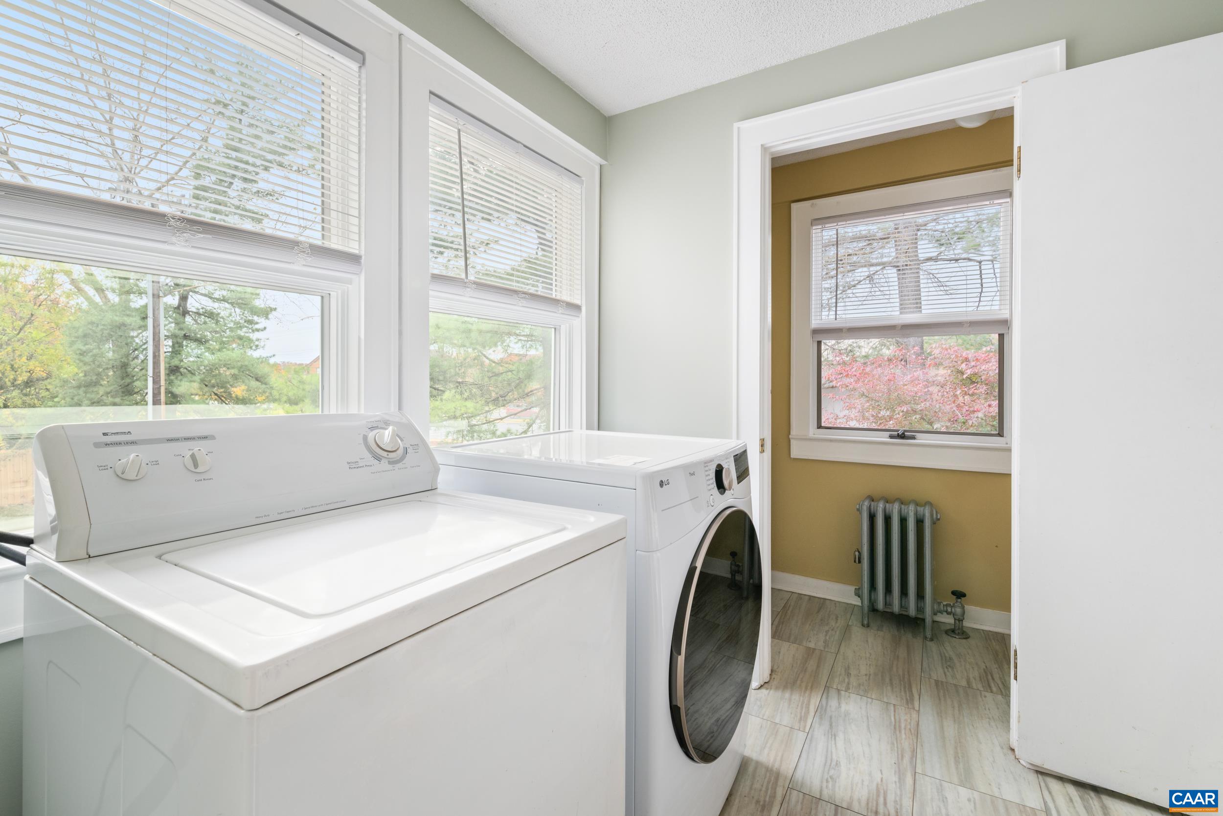 21 Port Republic Road Harrisonburg, VA 22801 - Photo 18 of 69 a utility room with dryer and washer
