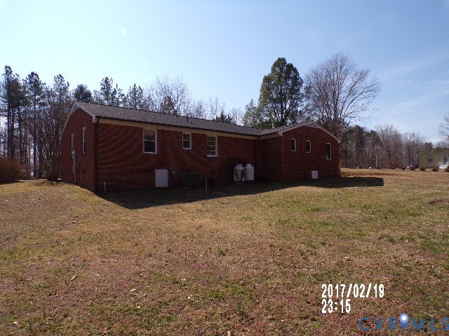 14105 Bethany Church Road Montpelier, VA 23192 - Photo 4 of 20 a front view of a house