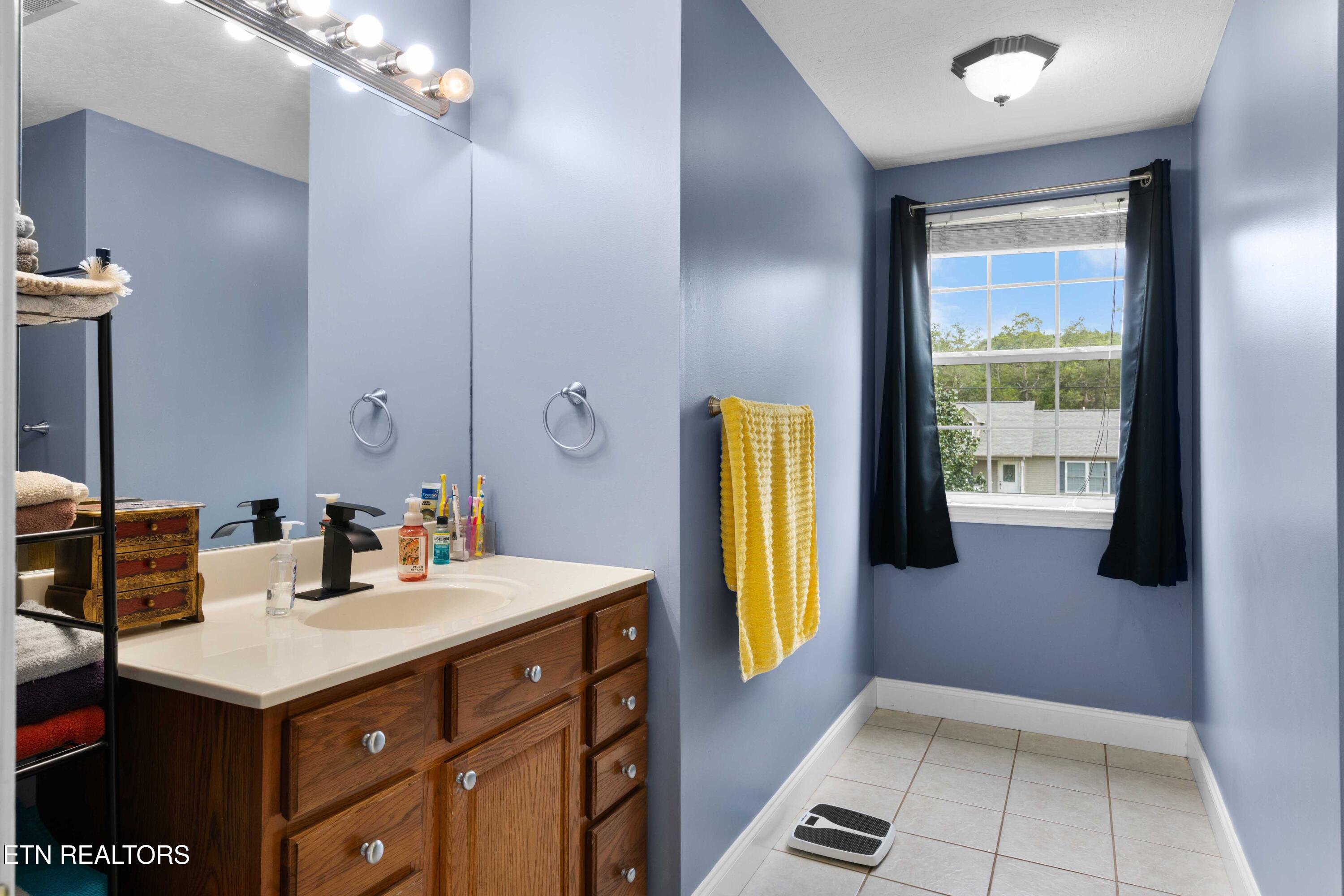 452 Clover Circle Jacksboro, TN 37757 - Photo 20 of 34 030A3285