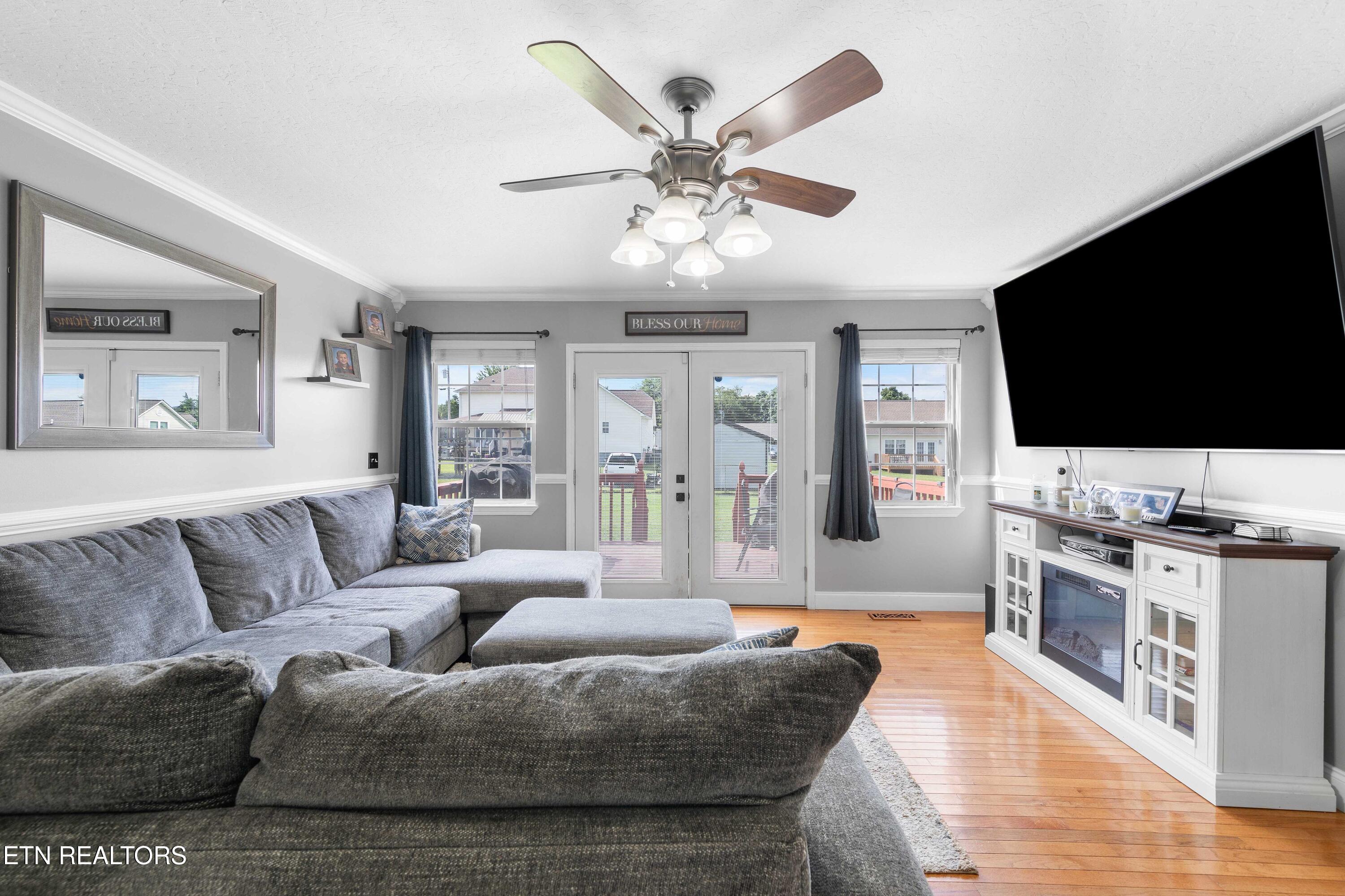 452 Clover Circle Jacksboro, TN 37757 - Photo 5 of 34 030A3368