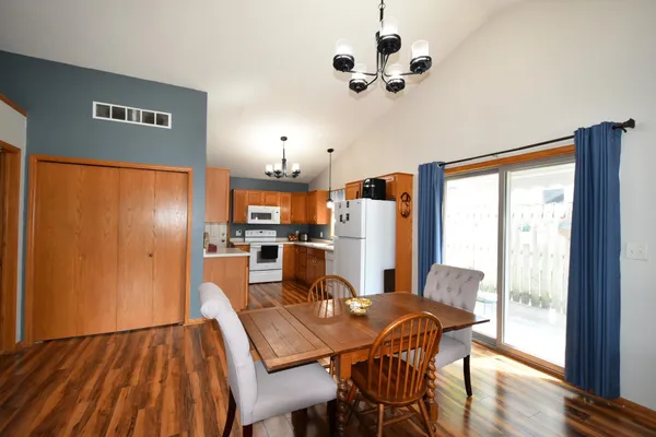 $249,900 | 1055 South Main Street, Zumbrota, MN 55992
