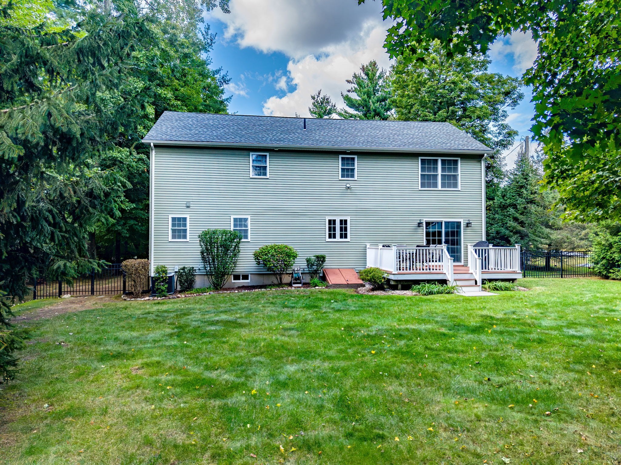 437 Porter Road East Longmeadow, MA 01028 - Photo 35 of 40 Gallery Image 35