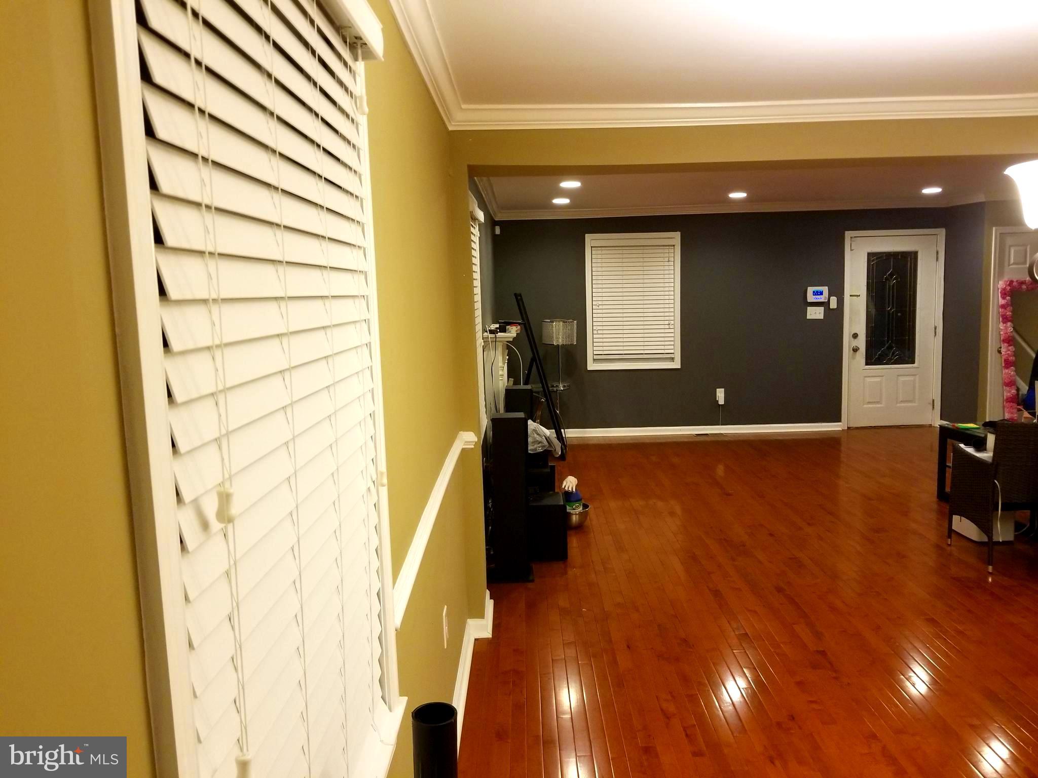 1901 Winford Road Baltimore, MD 21239 - Photo 11 of 34 Living Room