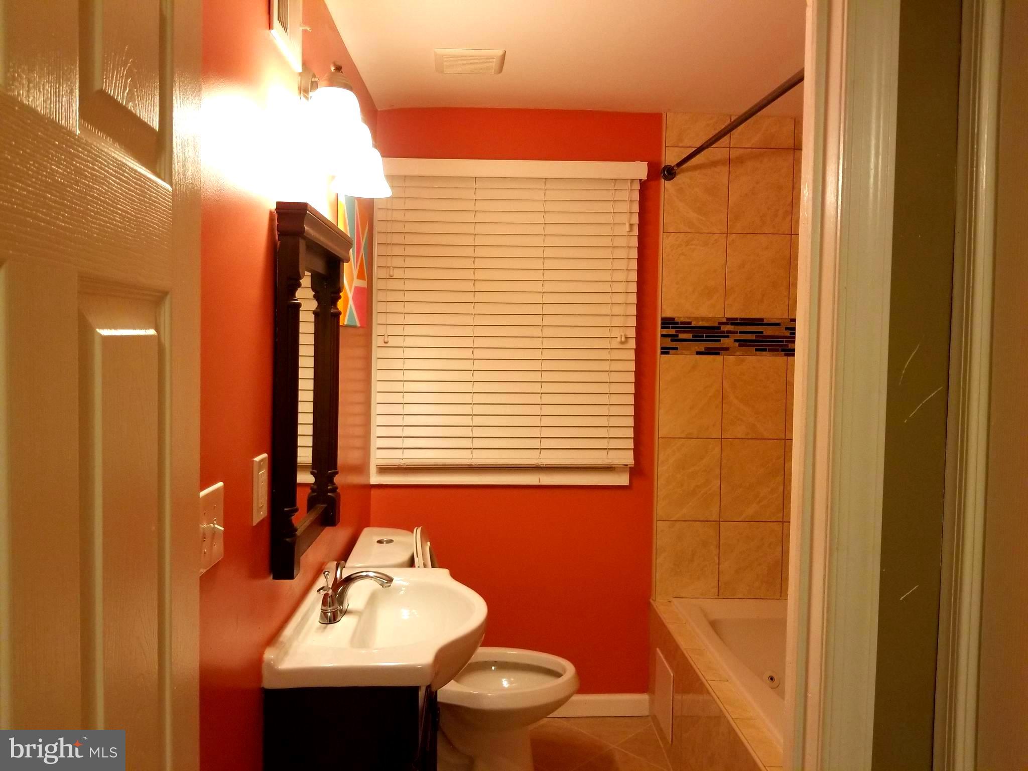 1901 Winford Road Baltimore, MD 21239 - Photo 19 of 34 Bathroom
