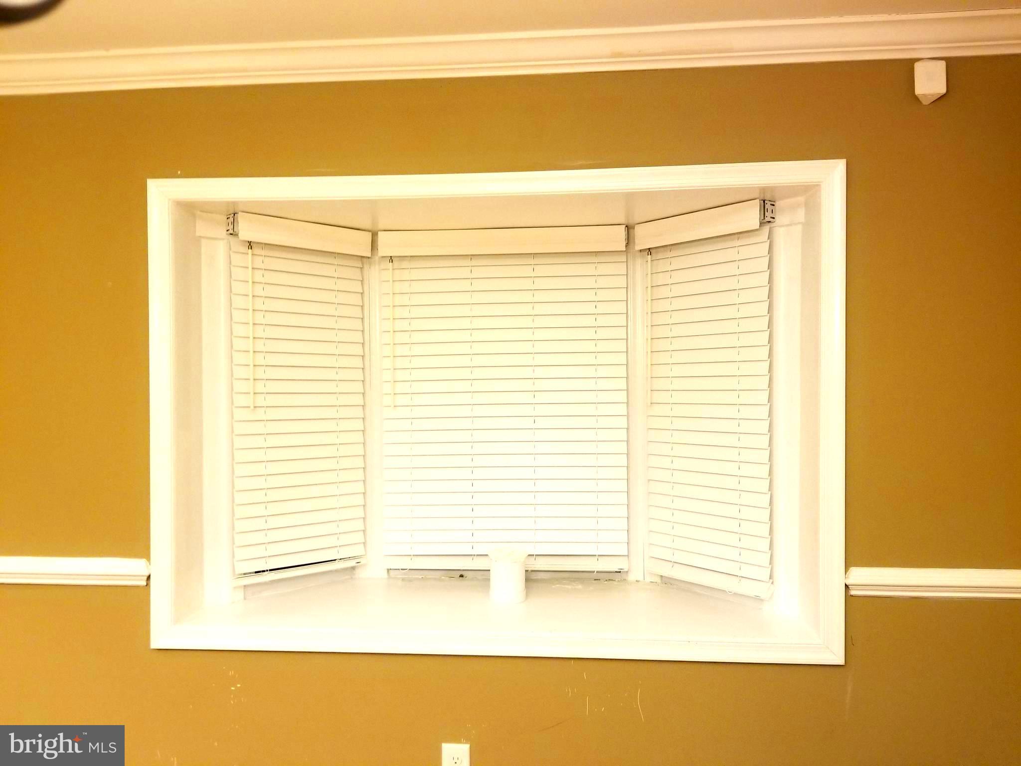 1901 Winford Road Baltimore, MD 21239 - Photo 10 of 34 Dining Room Window