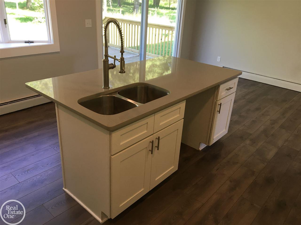 2282 Lakeshore Road Applegate, MI 48401 - Photo 33 of 55 31385181-33.JPG