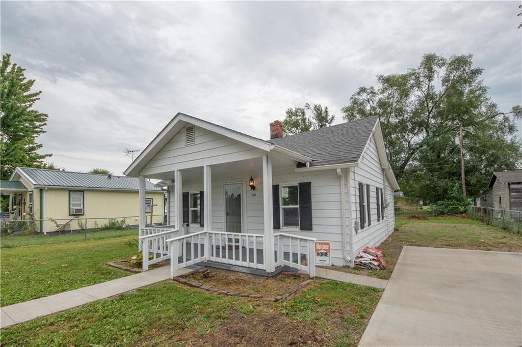 385 McClure Road Columbus, IN 47201 - Photo 3 of 16 Gallery Image 3