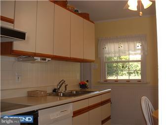 313 Chelsea Road Fairless Hills, PA 19030 - Photo 4 of 11 Gallery Image 4